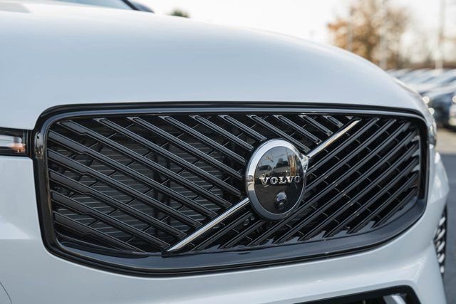 New 2026 Volvo XC60 B5 Ultra w/ Protection Package Premier image 11