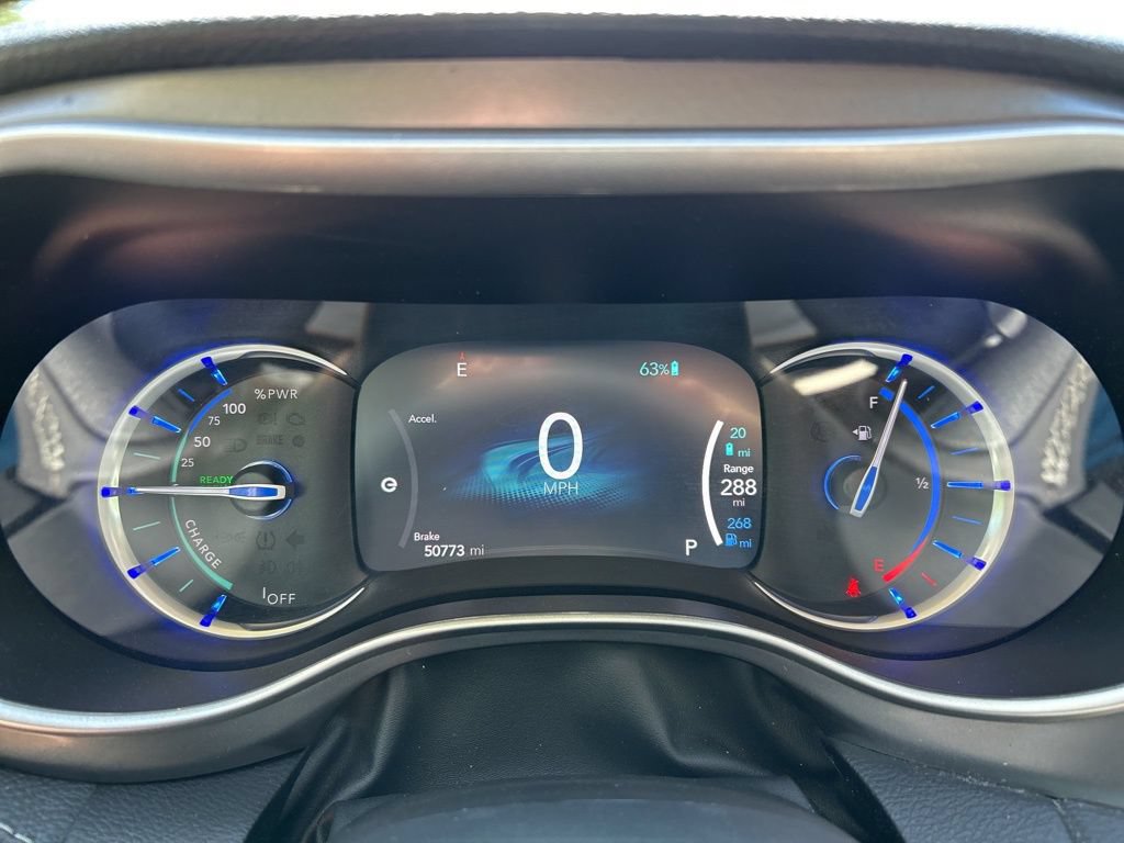 Used 2024 Chrysler Pacifica Limited FWD image 24