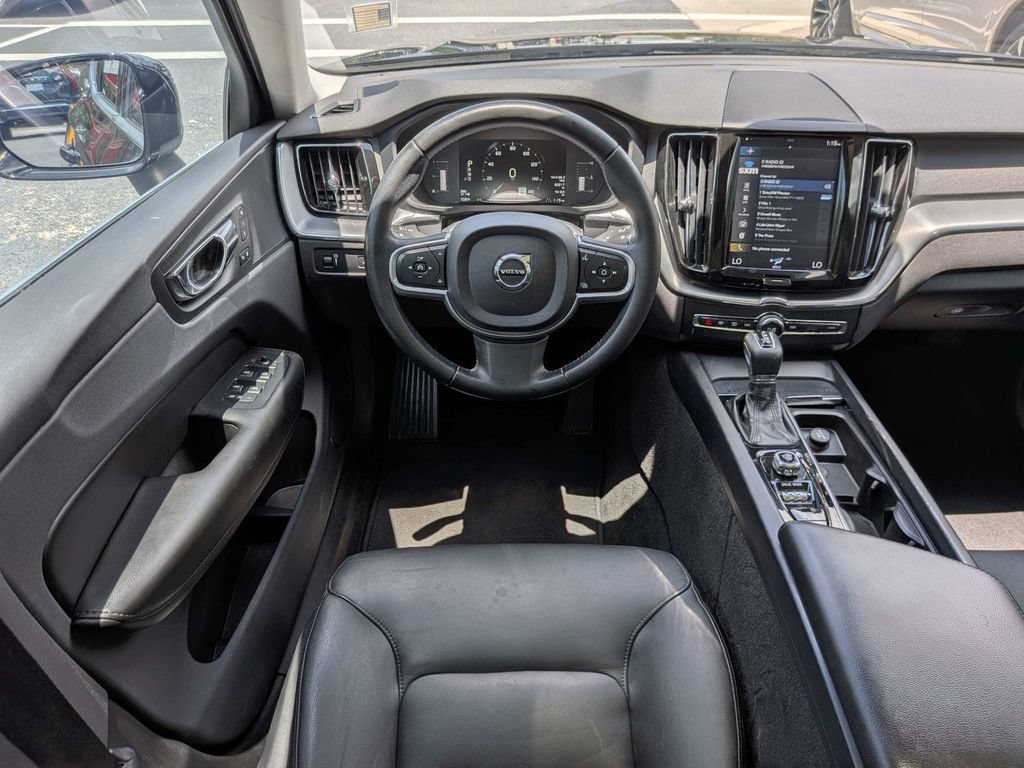 Used 2019 Volvo XC60 T5 Momentum FWD image 19