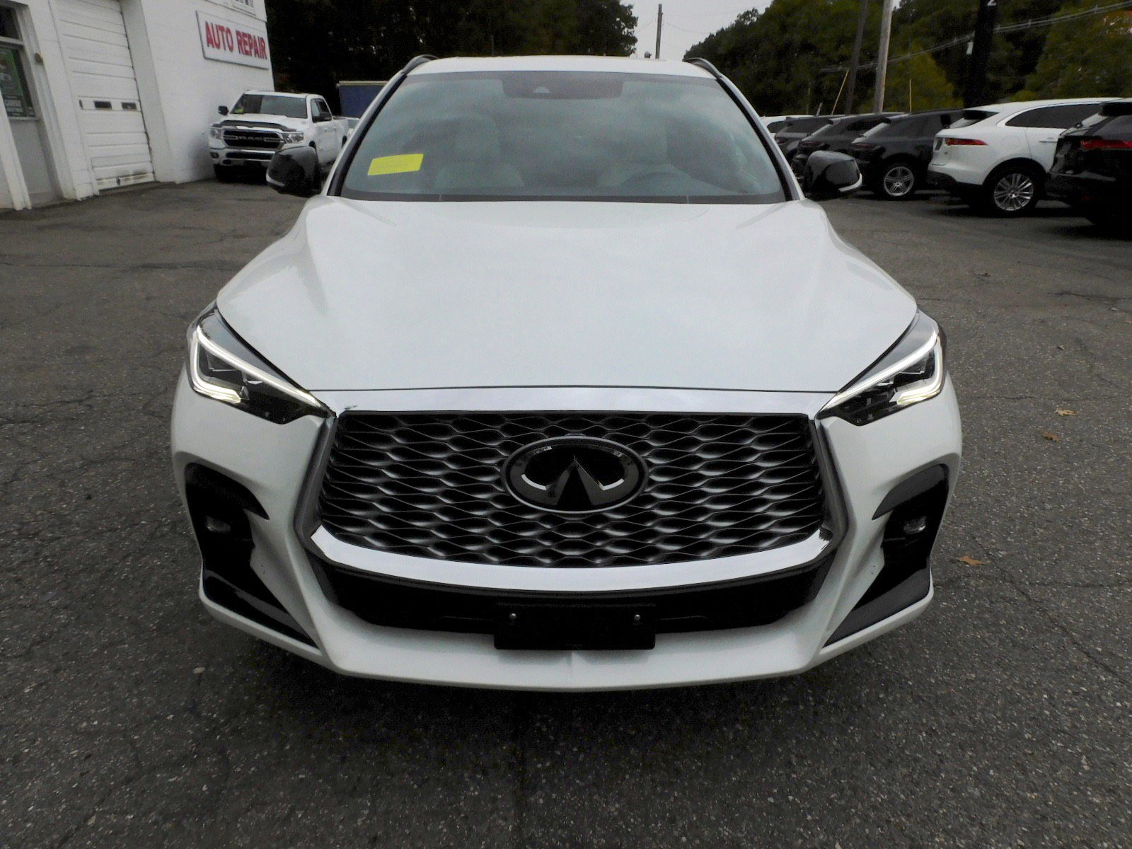 Used 2025 INFINITI QX55 Essential AWD/4WD image 8