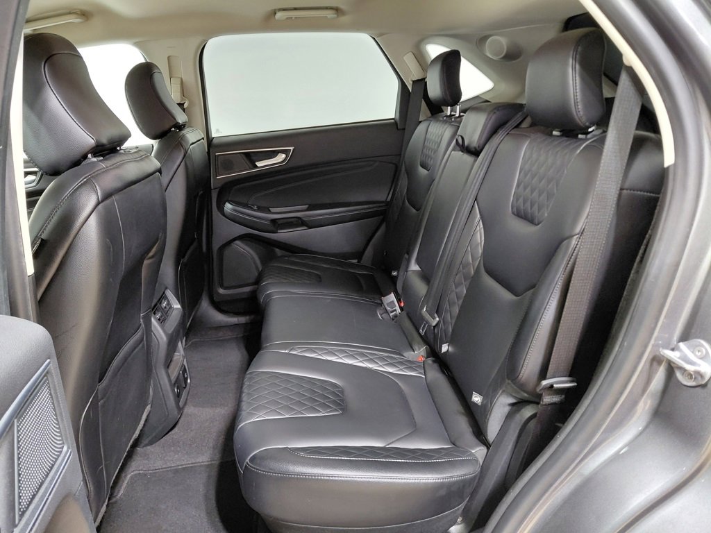 Used 2024 Ford Edge Titanium image 39