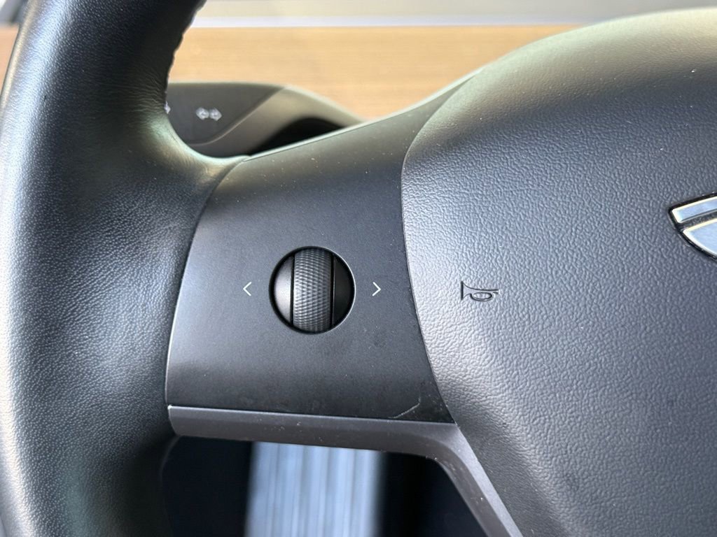 Used 2019 Tesla Model 3 Standard Range Plus image 23