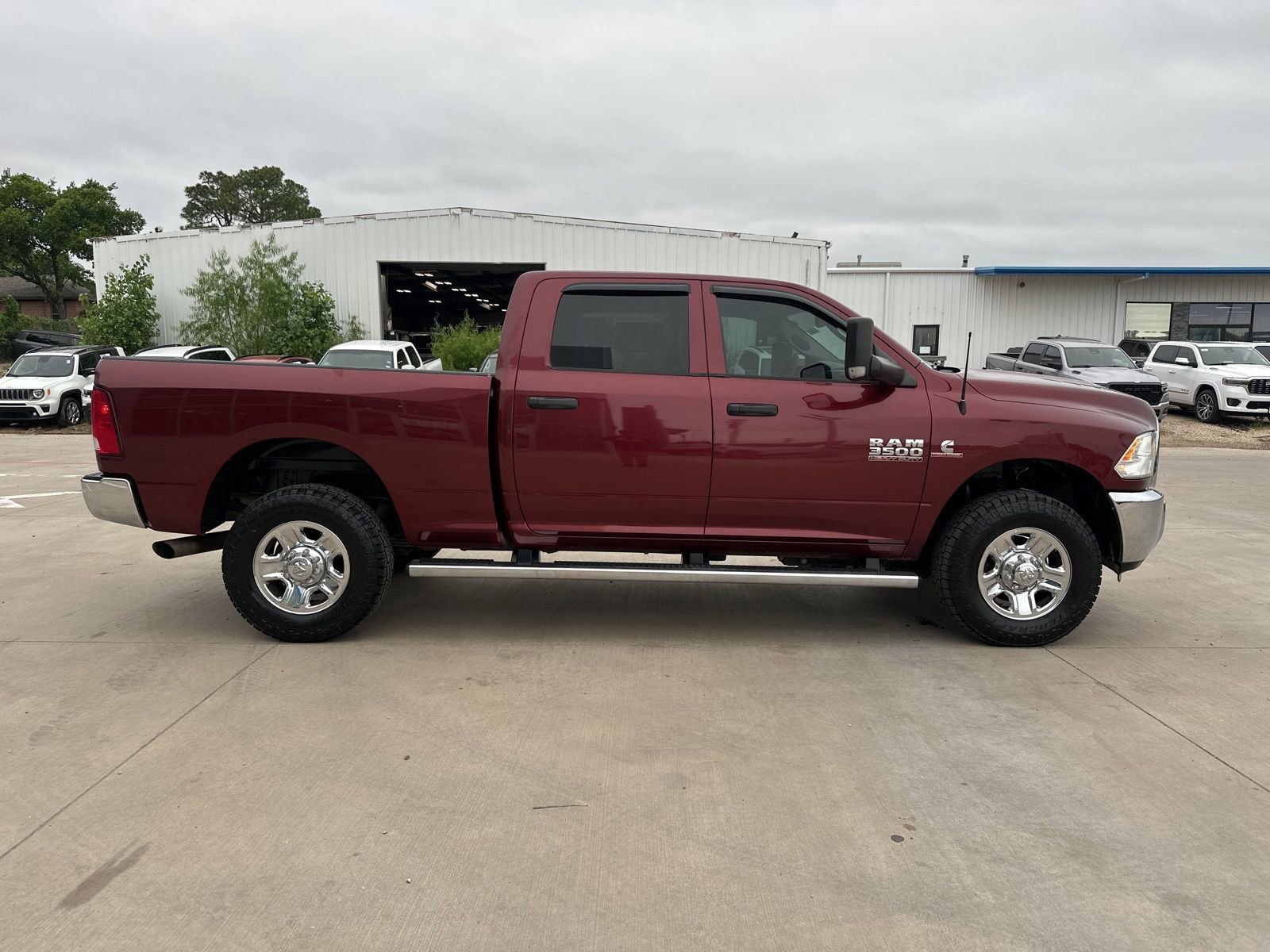 Used 2017 RAM 3500 Tradesman w/ Chrome Appearance Group AWD/4WD image 6