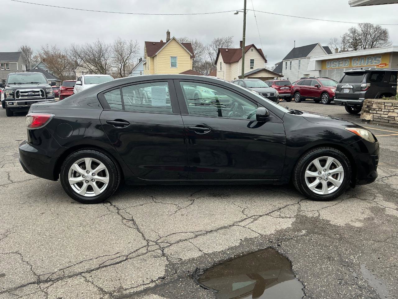 Used 2010 MAZDA MAZDA3 i Touring FWD image 2