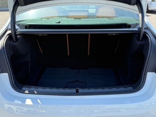 Used 2025 BMW 330i Sedan w/ Convenience Package image 15