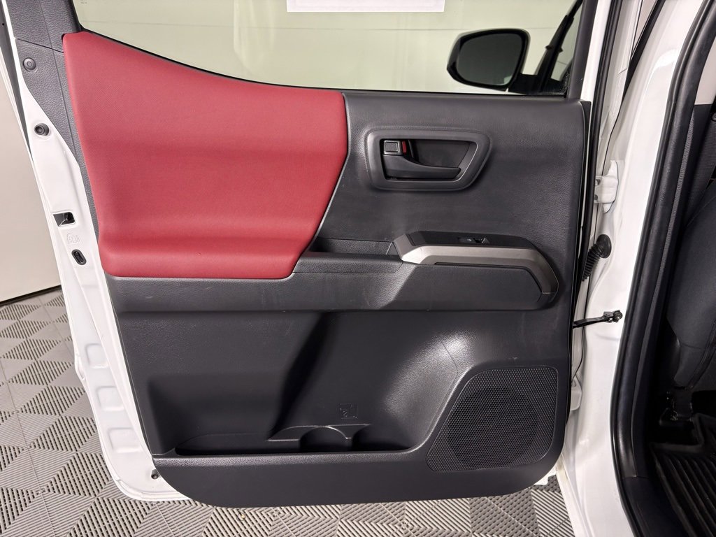 Used 2022 Toyota Tacoma SR5 image 34