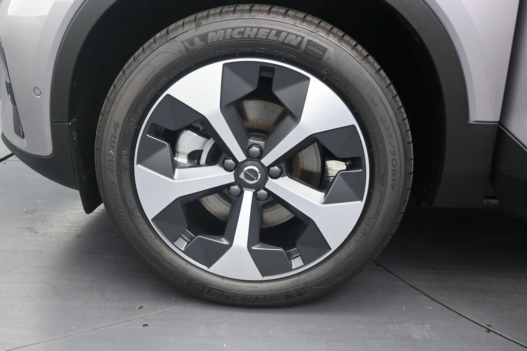 New 2026 Volvo XC40 B5 Plus w/ Climate Package AWD/4WD image 13