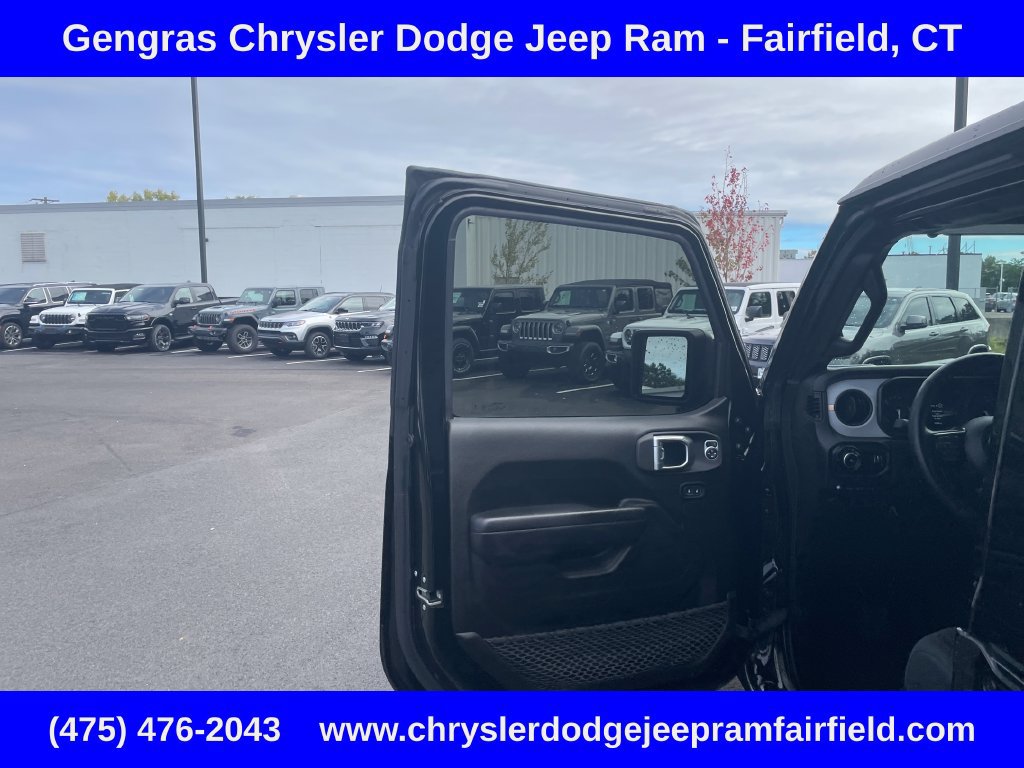 Certified 2024 Jeep Wrangler Unlimited w/ Convenience Group AWD/4WD image 48