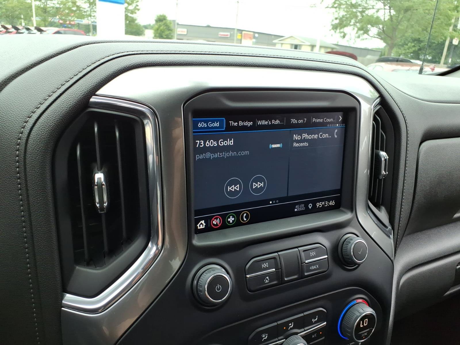 Used 2022 Chevrolet Silverado 1500 LT AWD/4WD image 16