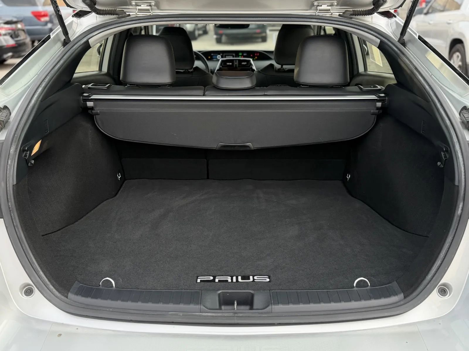 Used 2020 Toyota Prius XLE w/ Preferred Accessory Package image 16
