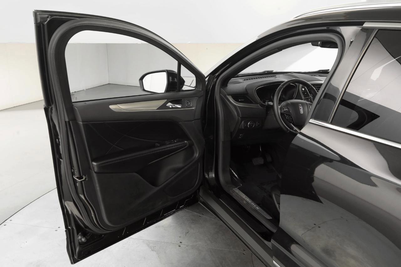 Used 2015 Lincoln MKC AWD w/ Equipment Group 102A Reserve image 11