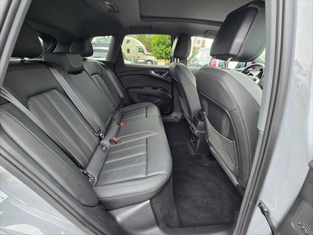 Used 2024 Audi Q4 e-tron Prestige w/ Black Optic Package AWD/4WD image 11