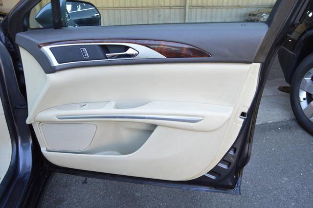 Used 2014 Lincoln MKZ AWD w/ Equipment Group 102A Reserve image 30