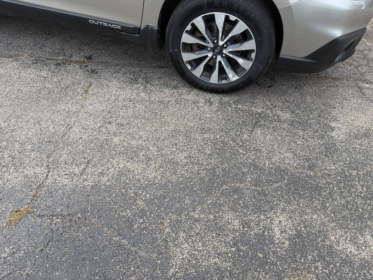 Used 2016 Subaru Outback 2.5i Limited AWD/4WD image 4