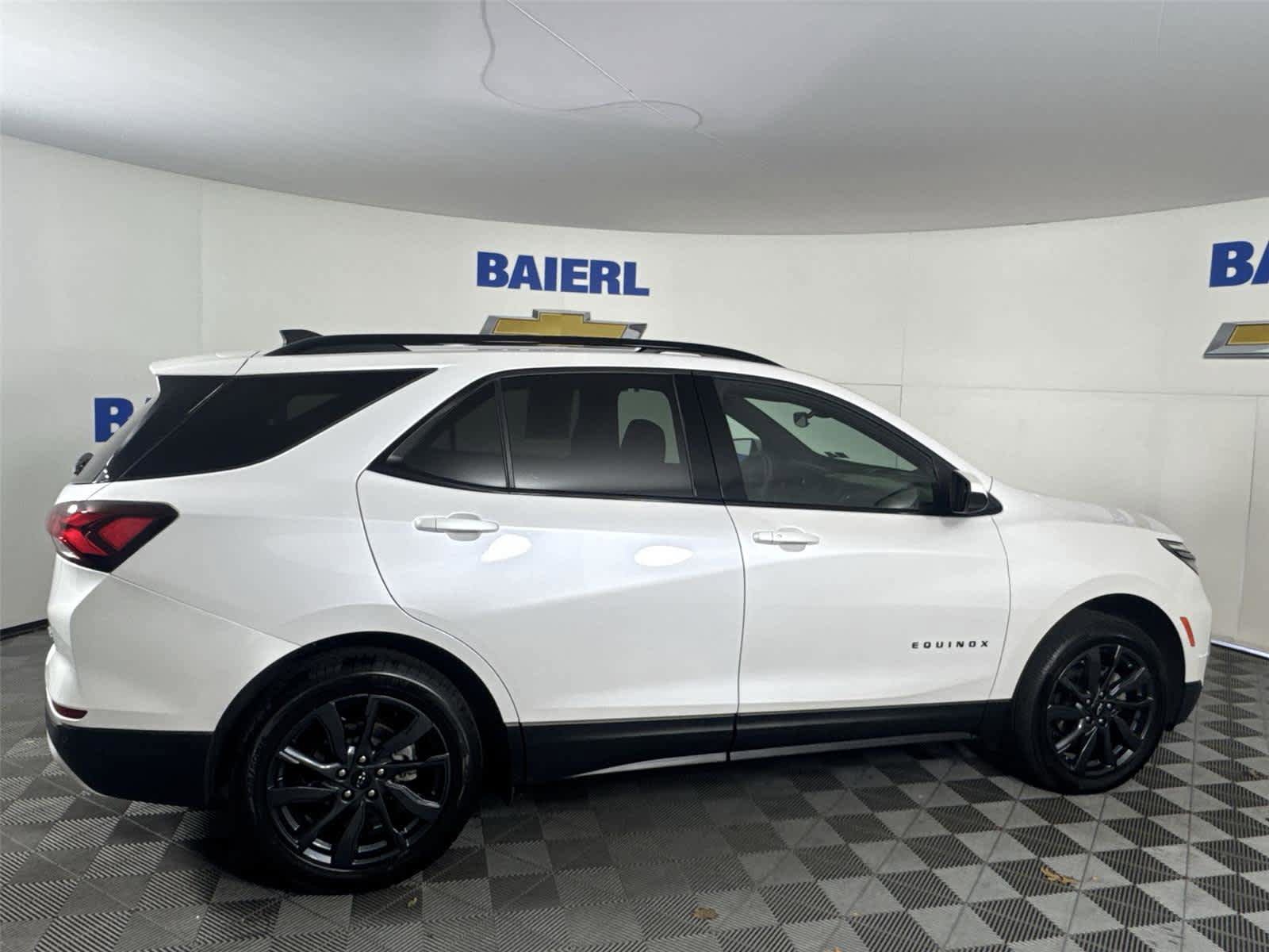 Used 2023 Chevrolet Equinox RS AWD/4WD image 6