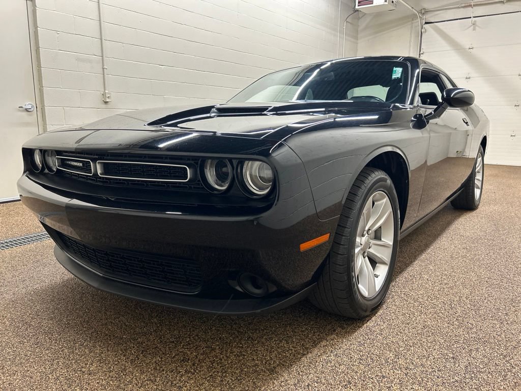 Used 2023 Dodge Challenger SXT RWD image 5