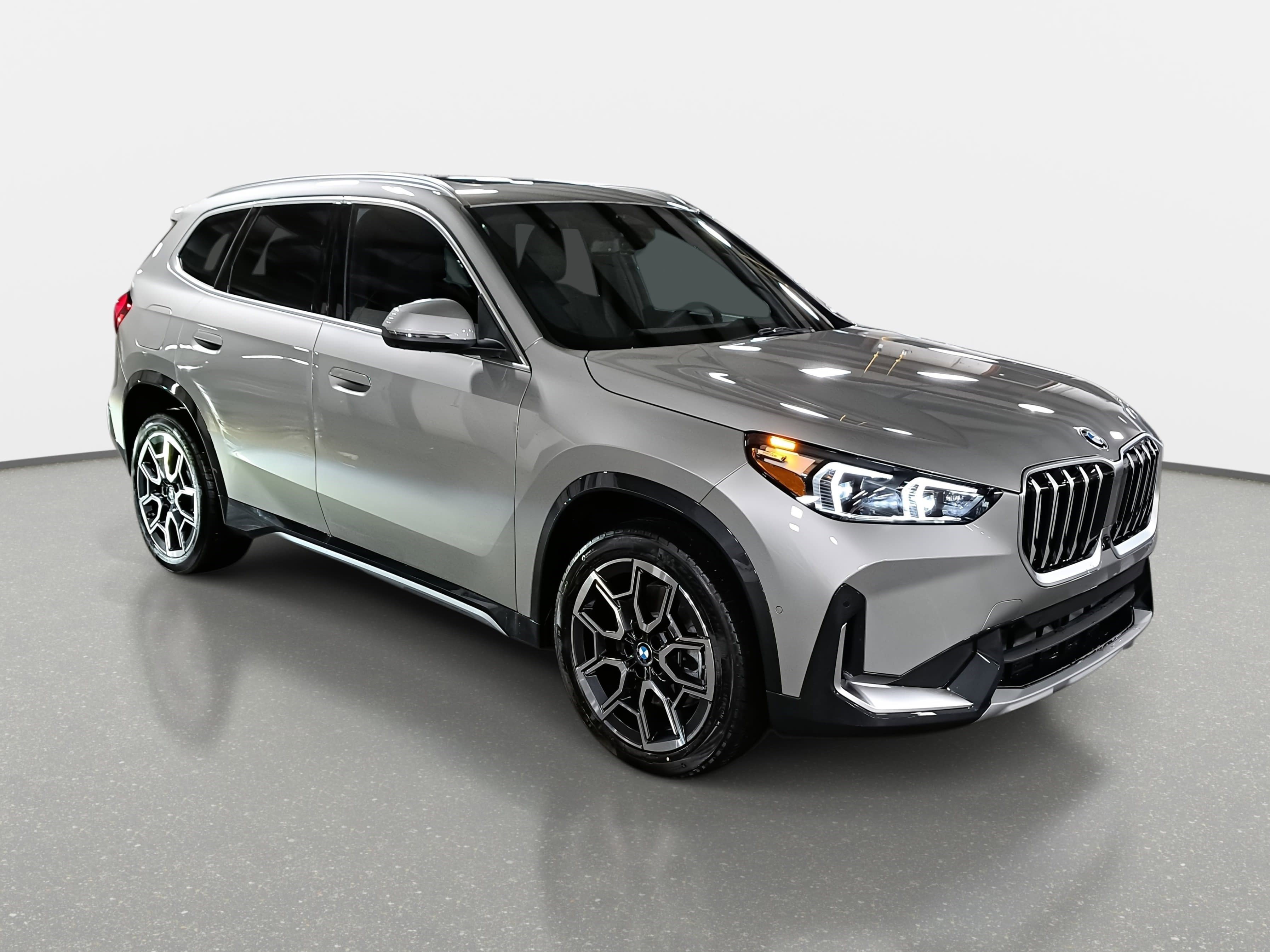 New 2026 BMW X1 xDrive28i w/ Technology Package image 3