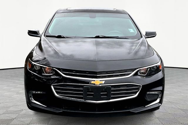 Used 2018 Chevrolet Malibu LT image 2