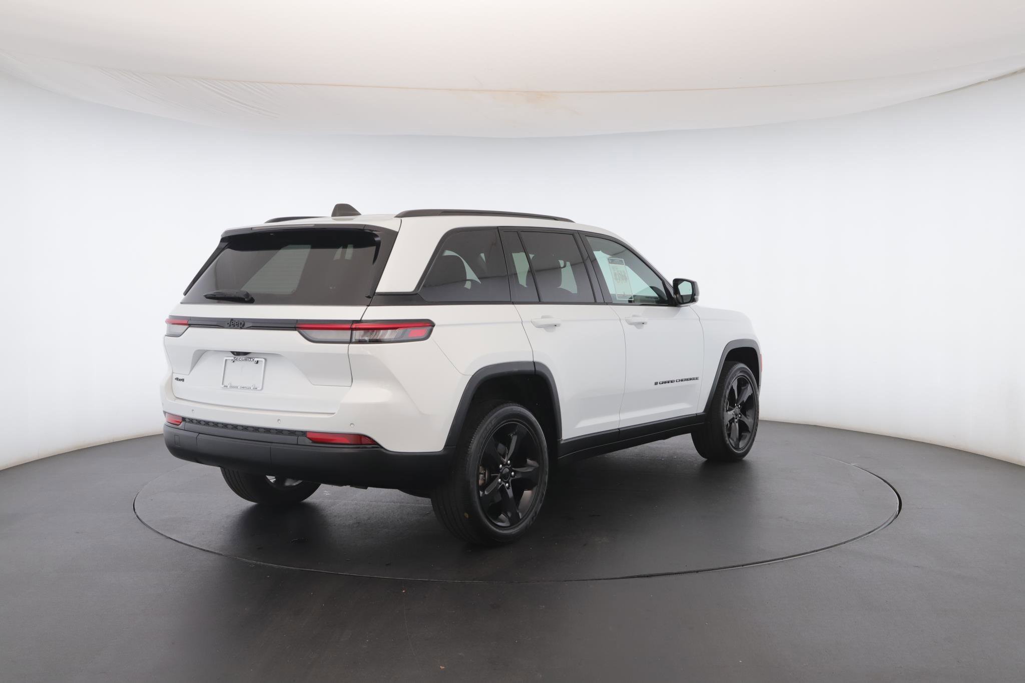 Used 2023 Jeep Grand Cherokee Altitude image 28