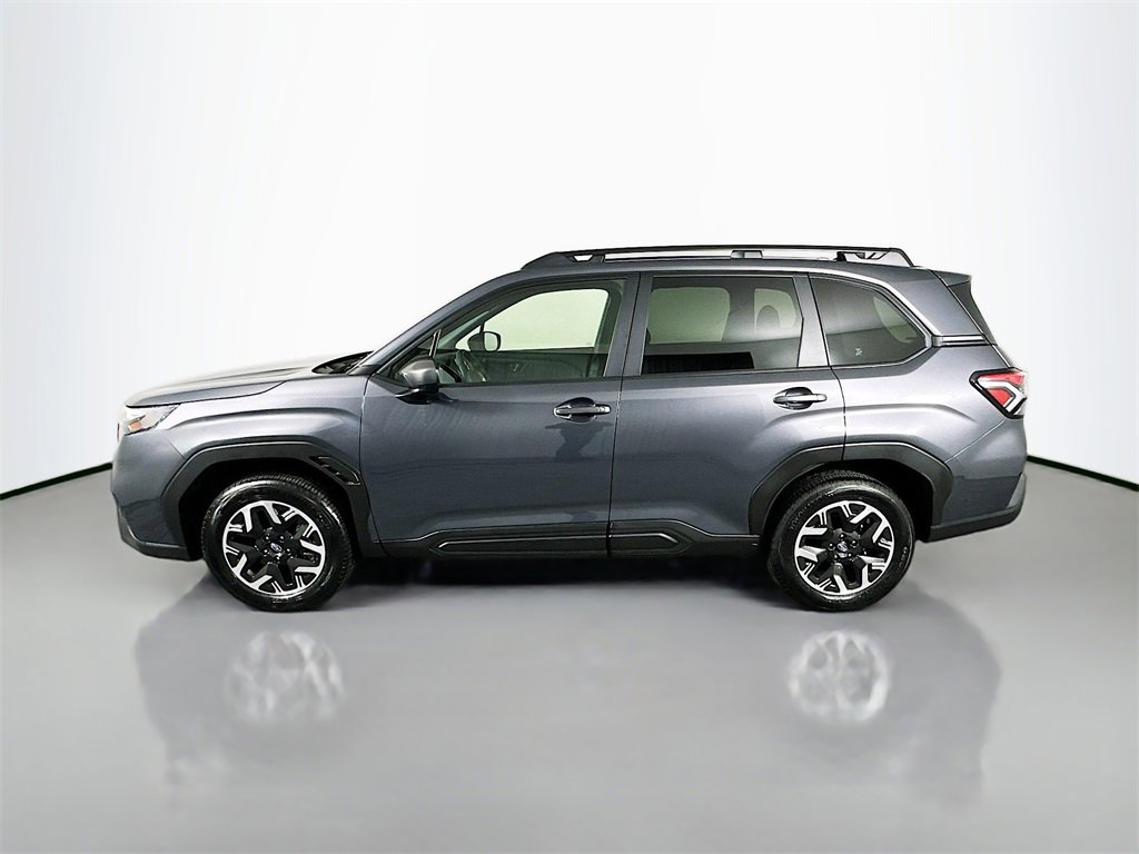 Used 2025 Subaru Forester Premium image 6