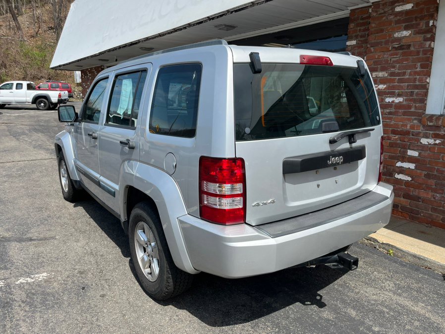 Used 2010 Jeep Liberty Sport image 3