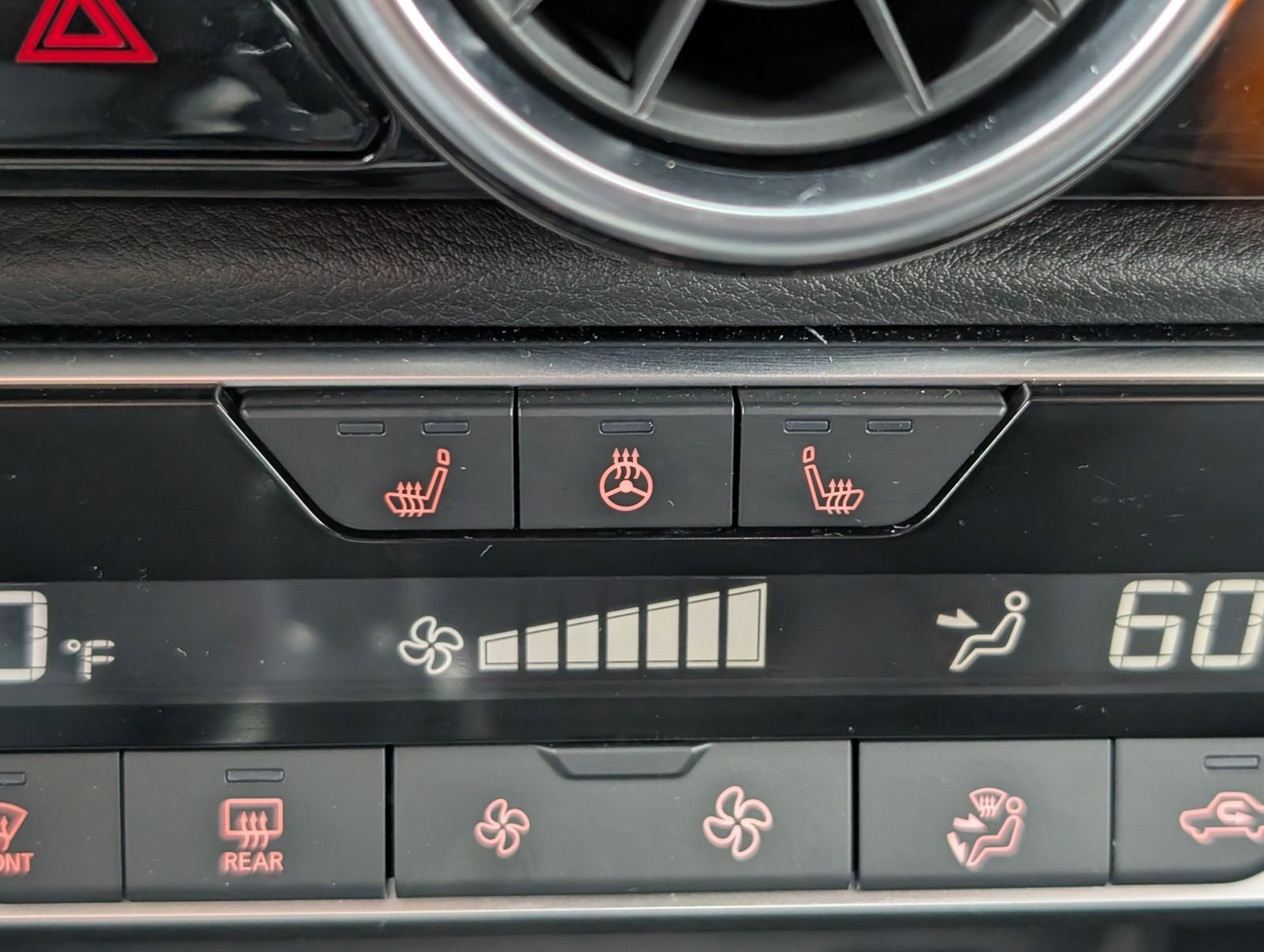 Used 2025 Nissan Sentra SR w/ SR Premium Package FWD image 19