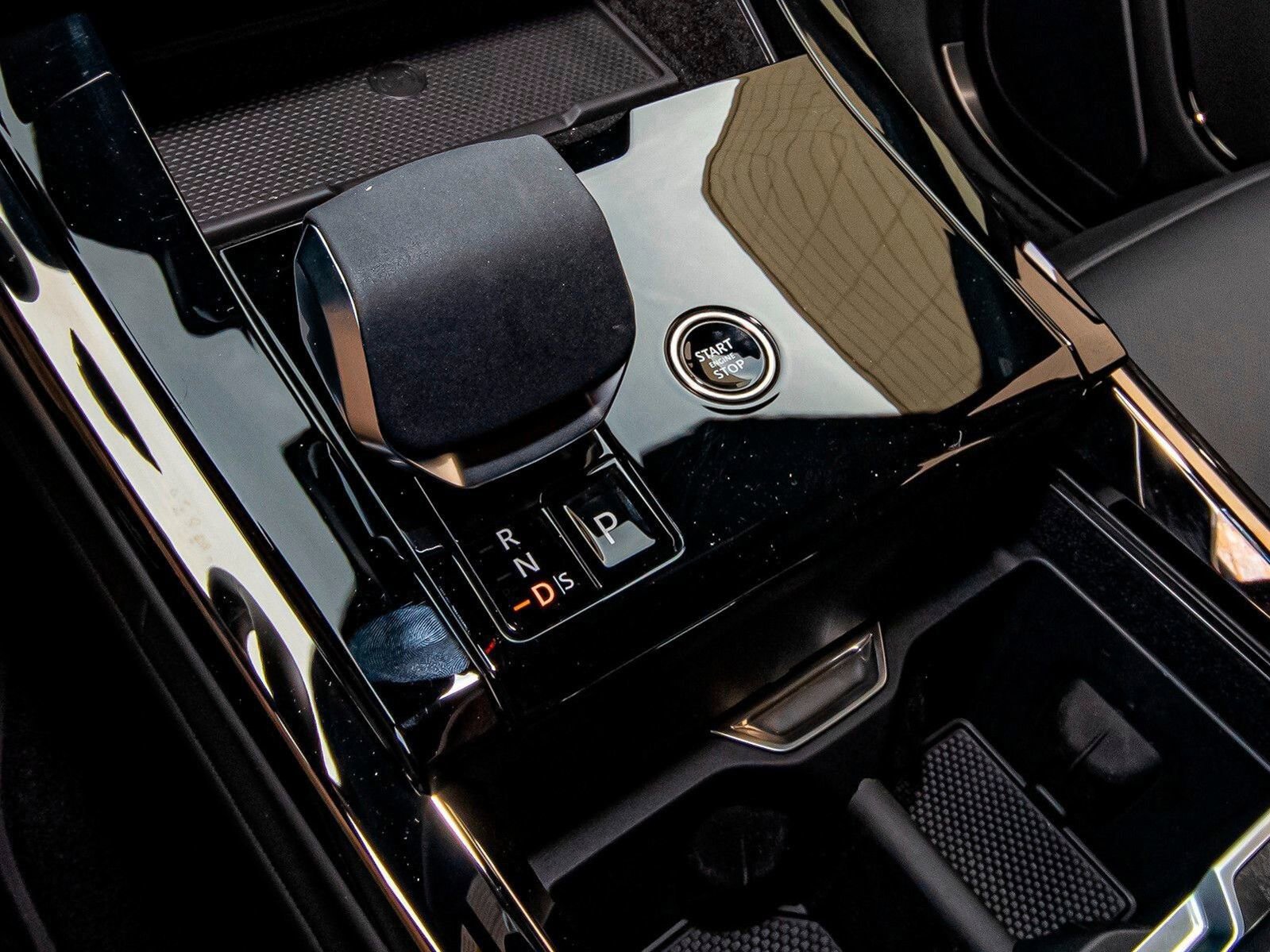 New 2025 Land Rover Range Rover Sport Dynamic SE image 25