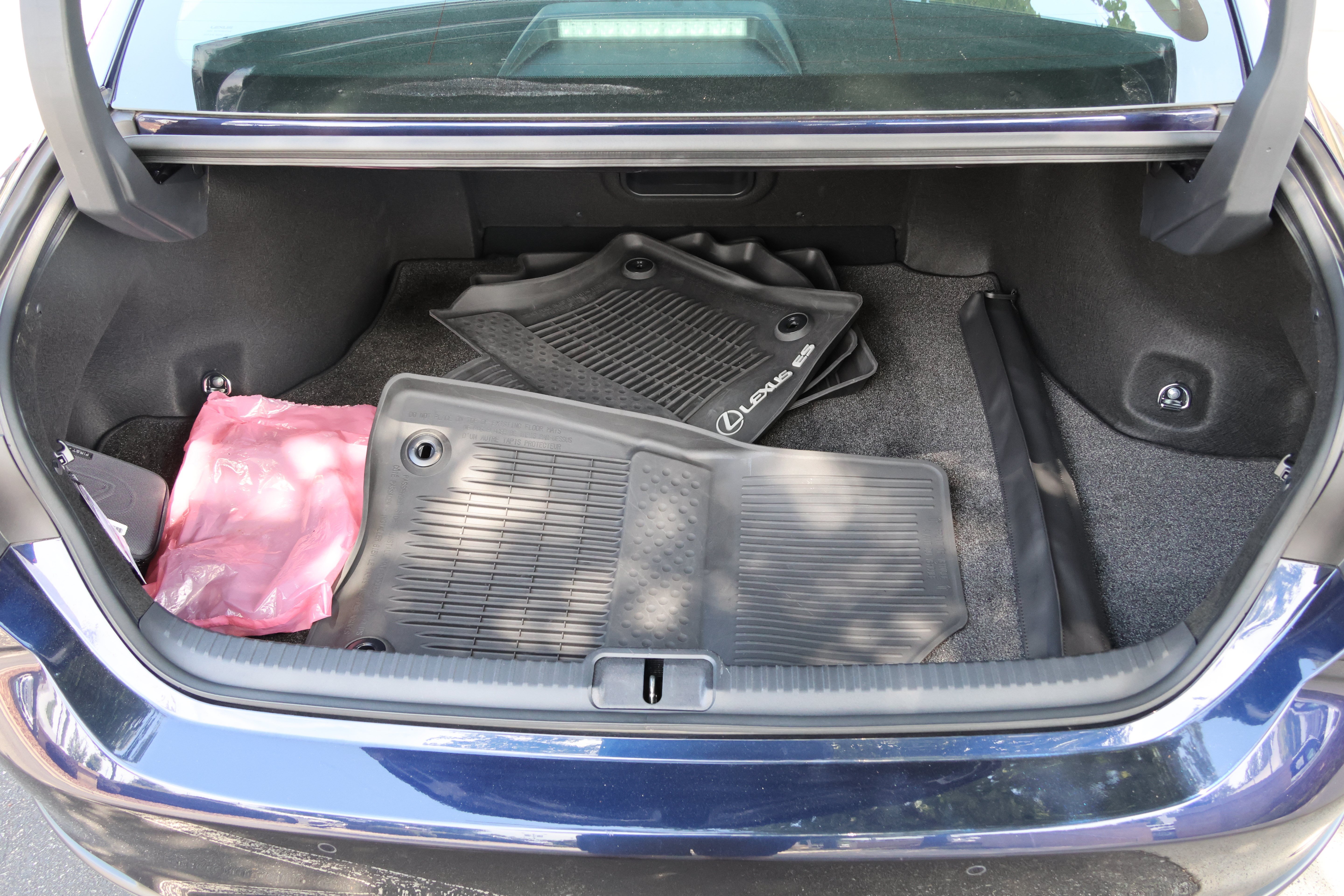 Used 2025 Lexus ES 300h w/ Premium Package FWD image 35