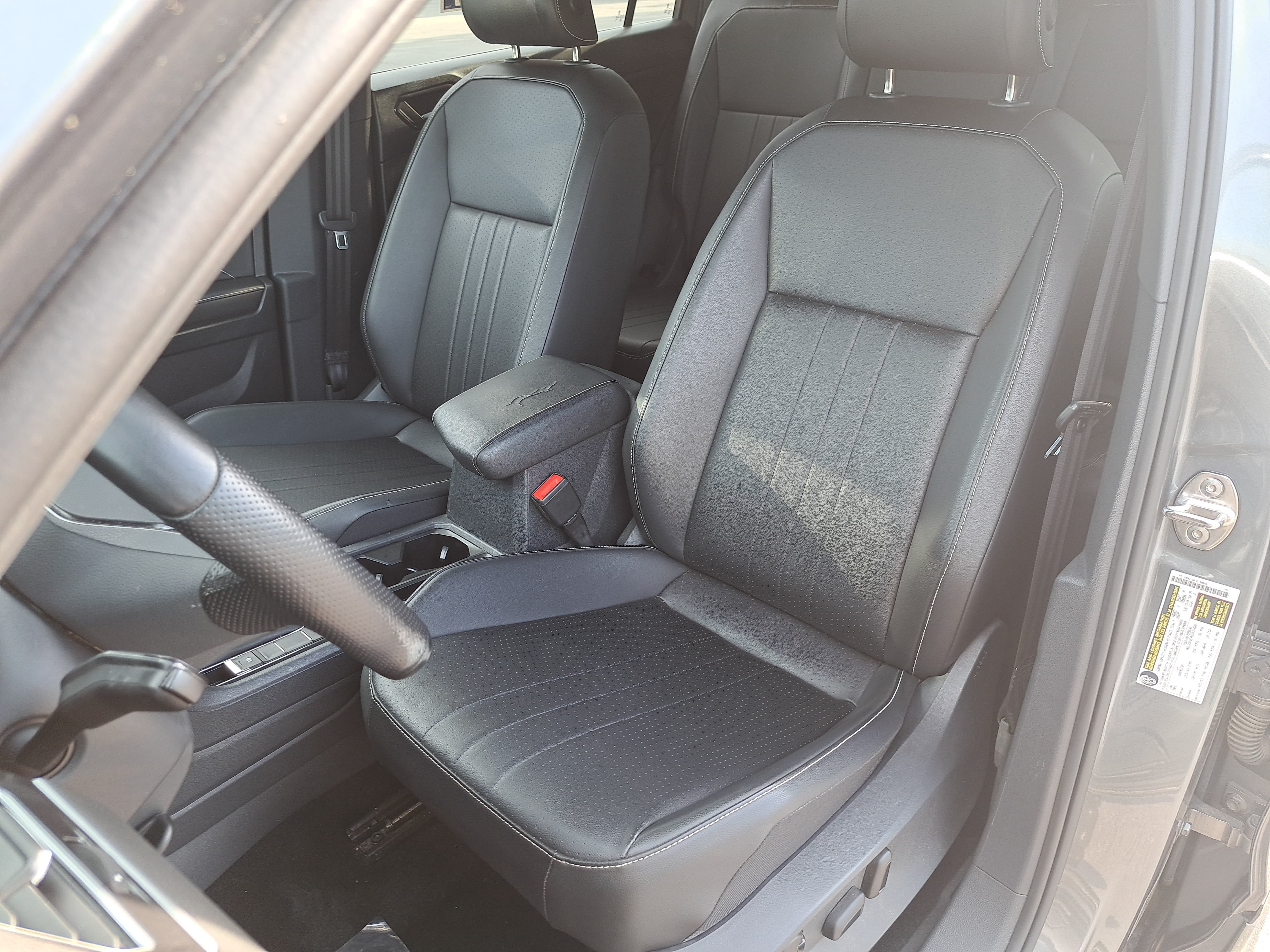 Used 2023 Volkswagen Tiguan SE R-Line FWD image 15