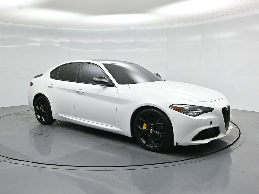 Used 2021 Alfa Romeo Giulia Ti w/ Nero Edizione image 26