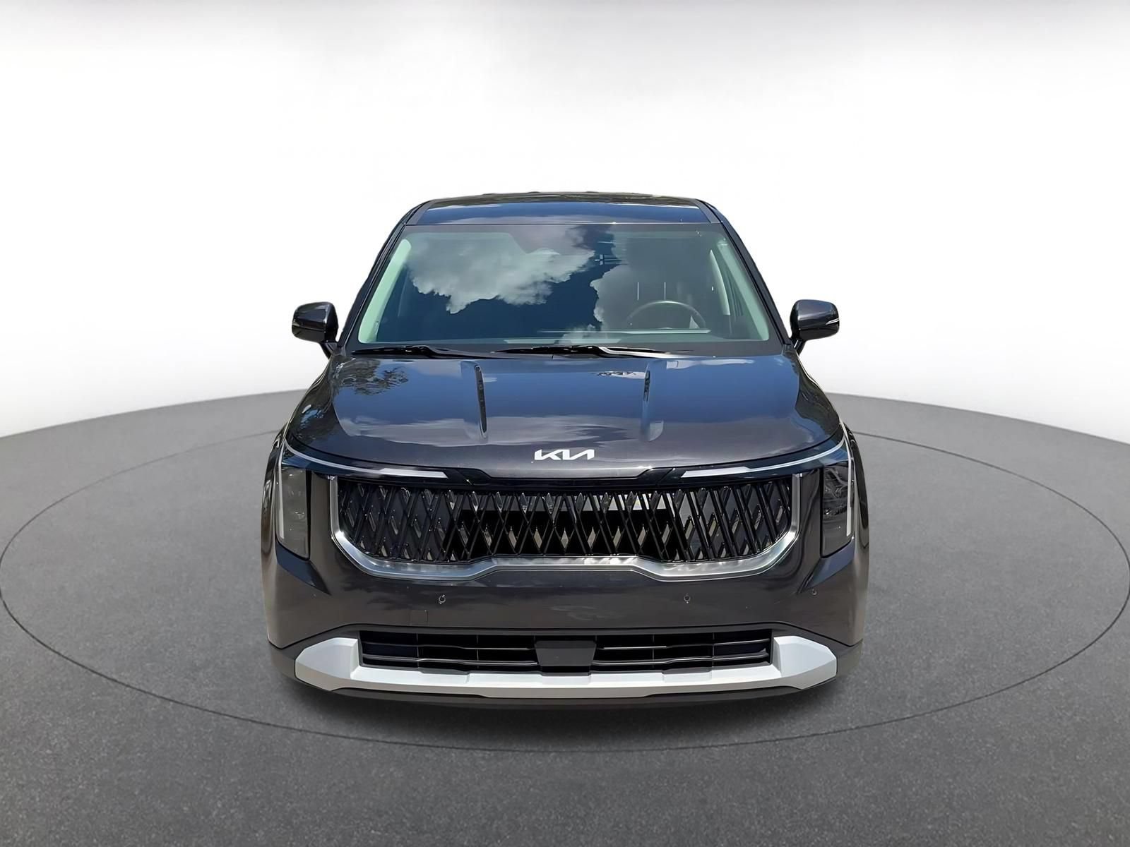 Used 2026 Kia Carnival FWD image 4