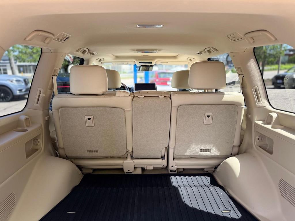 Used 2021 Lexus LX 570 4WD w/ Luxury Package image 26