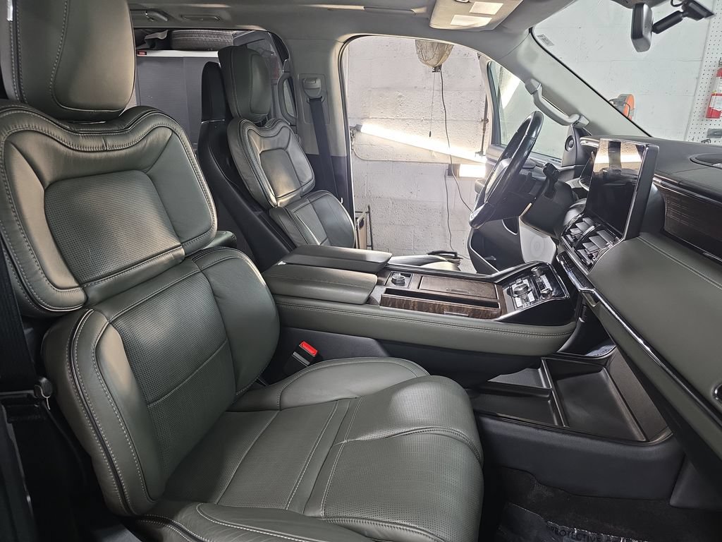 Used 2022 Lincoln Navigator Black Label AWD/4WD image 10