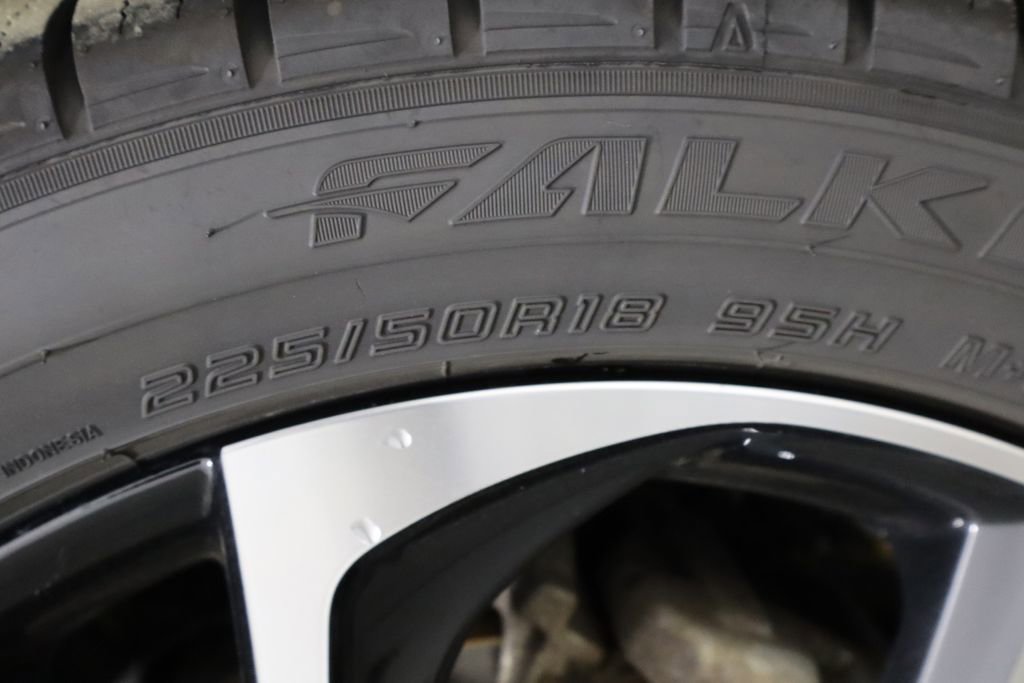 Used 2020 Toyota C-HR XLE image 42