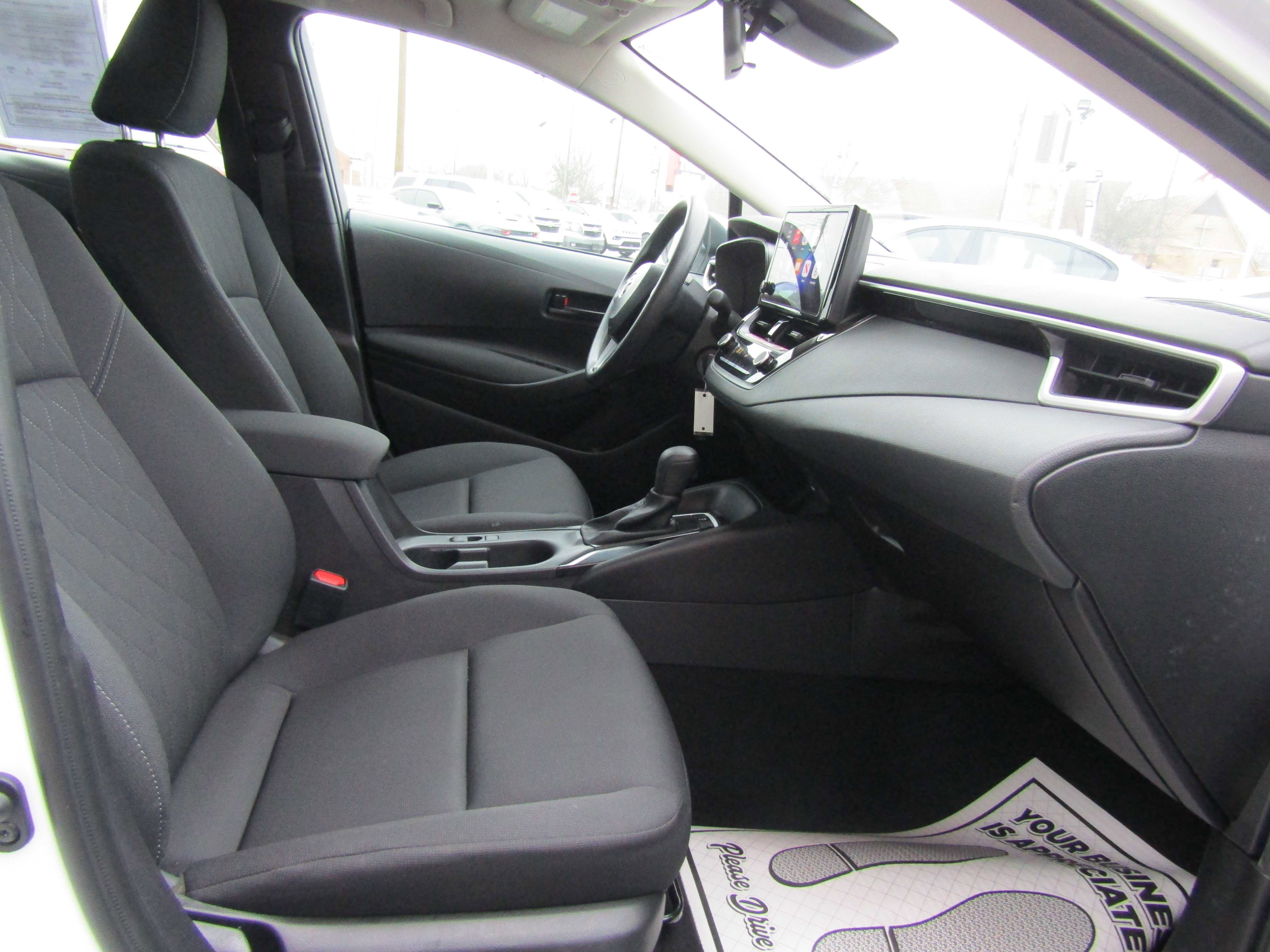 Used 2025 Toyota Corolla LE image 10