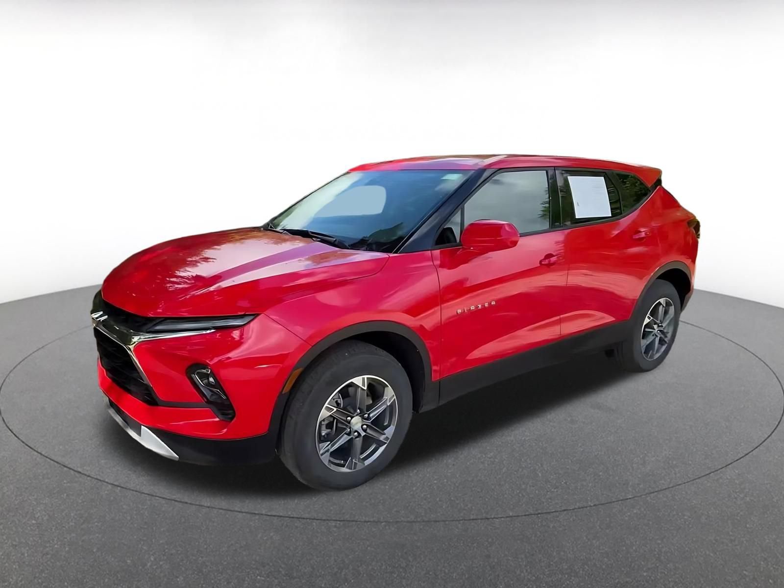 Used 2025 Chevrolet Blazer LT FWD image 9