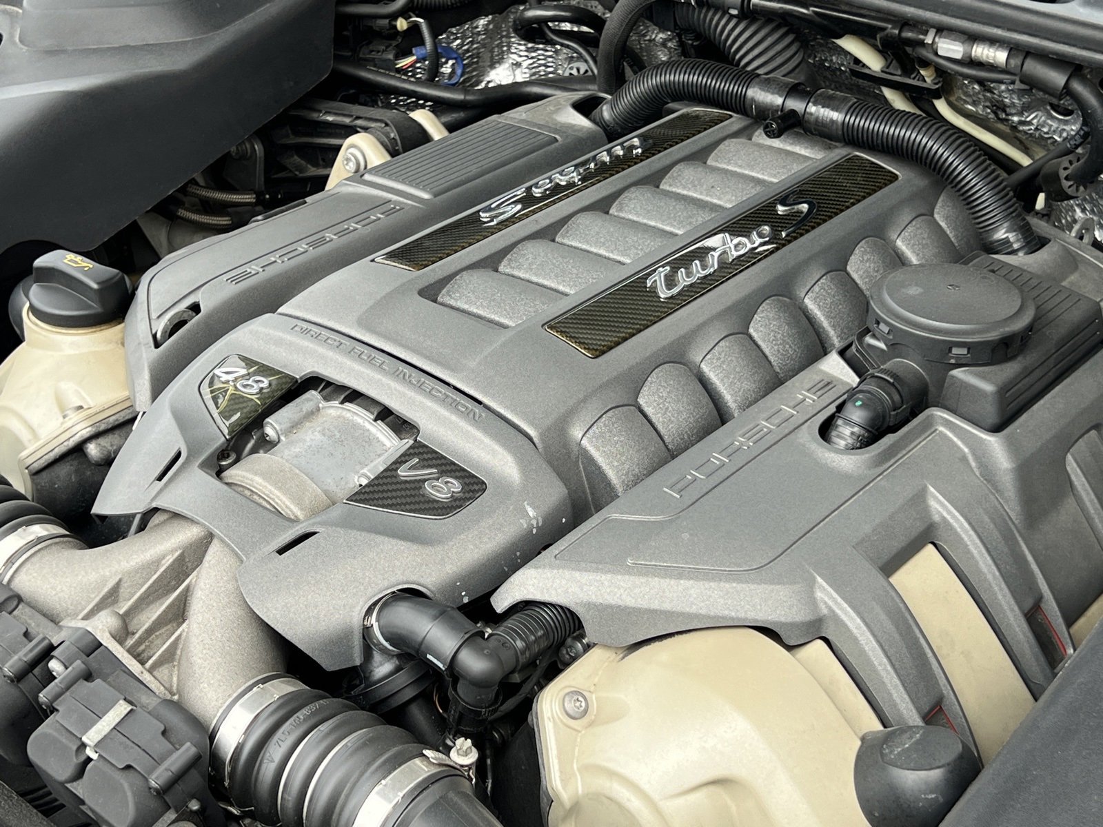 Used 2016 Porsche Cayenne Turbo S image 38