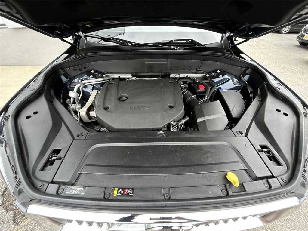 Used 2023 Volvo XC90 B6 Plus w/ Protection Package Premier image 14