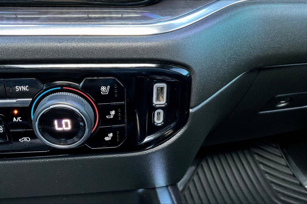 Used 2024 Chevrolet Silverado 2500 LTZ w/ LTZ Convenience Package image 26