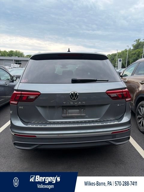 Certified 2024 Volkswagen Tiguan SE AWD/4WD image 11