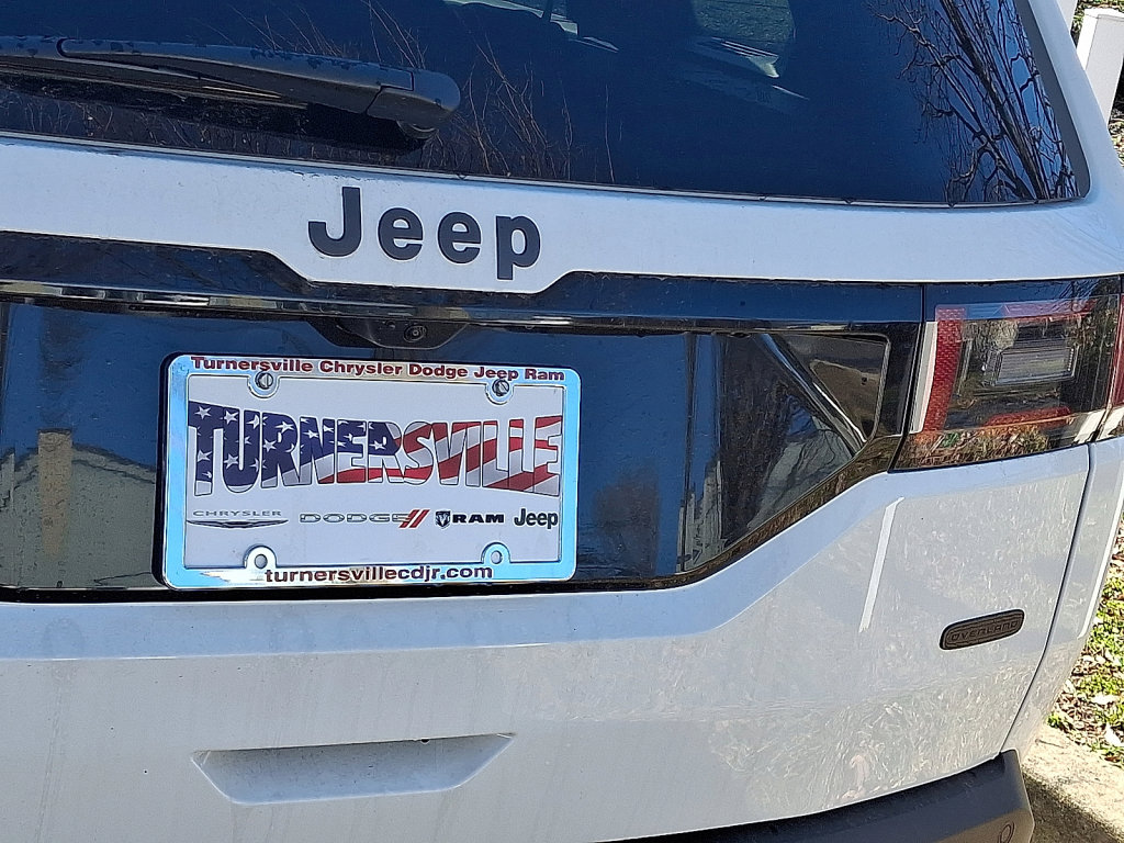 New 2026 Jeep Cherokee Overland image 4