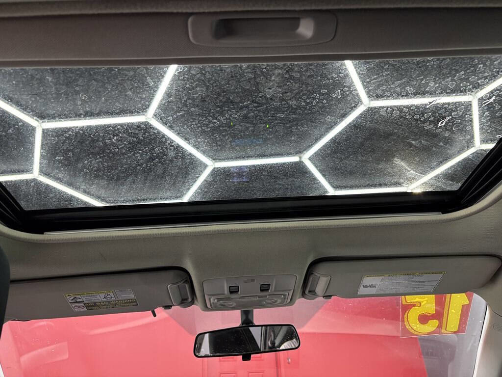 Used 2015 Toyota RAV4 XLE AWD/4WD image 11