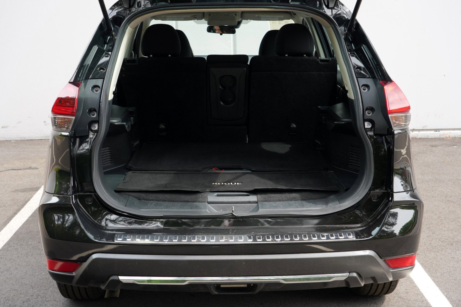 Used 2019 Nissan Rogue S FWD image 9