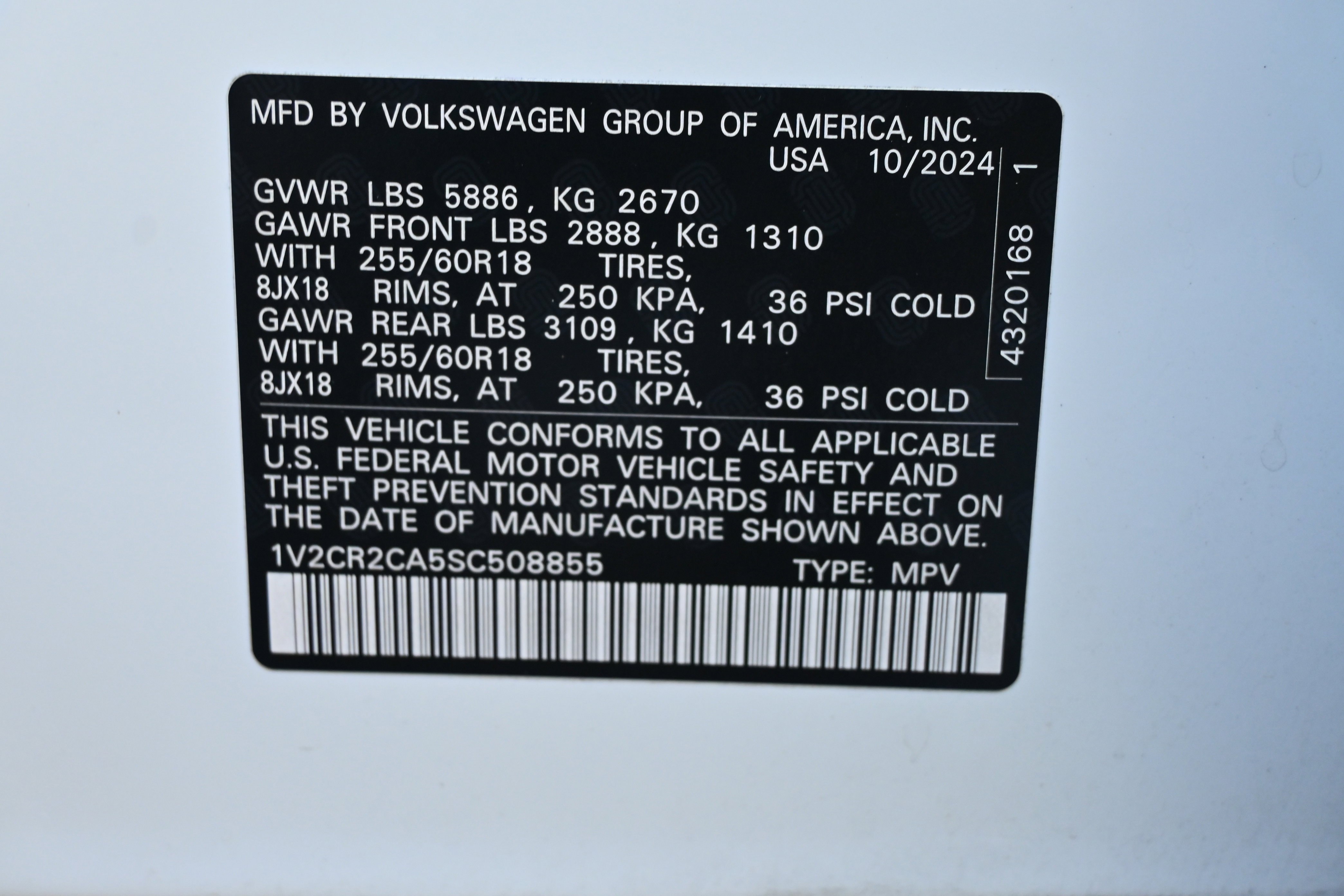 Used 2025 Volkswagen Atlas Peak Edition SE image 38