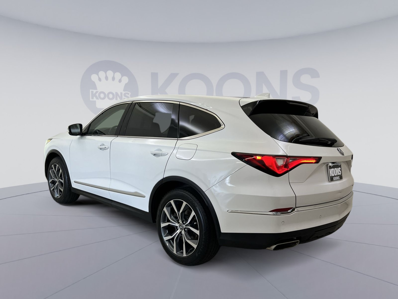Used 2023 Acura MDX SH-AWD w/ Technology Package image 7