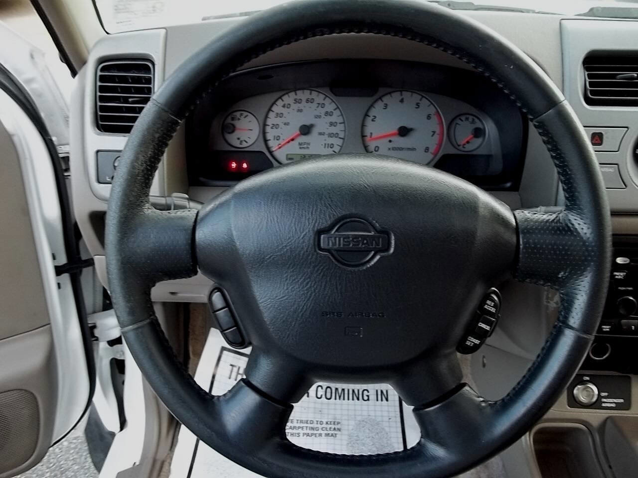 Used 2001 Nissan Frontier SE Desert Runner image 11