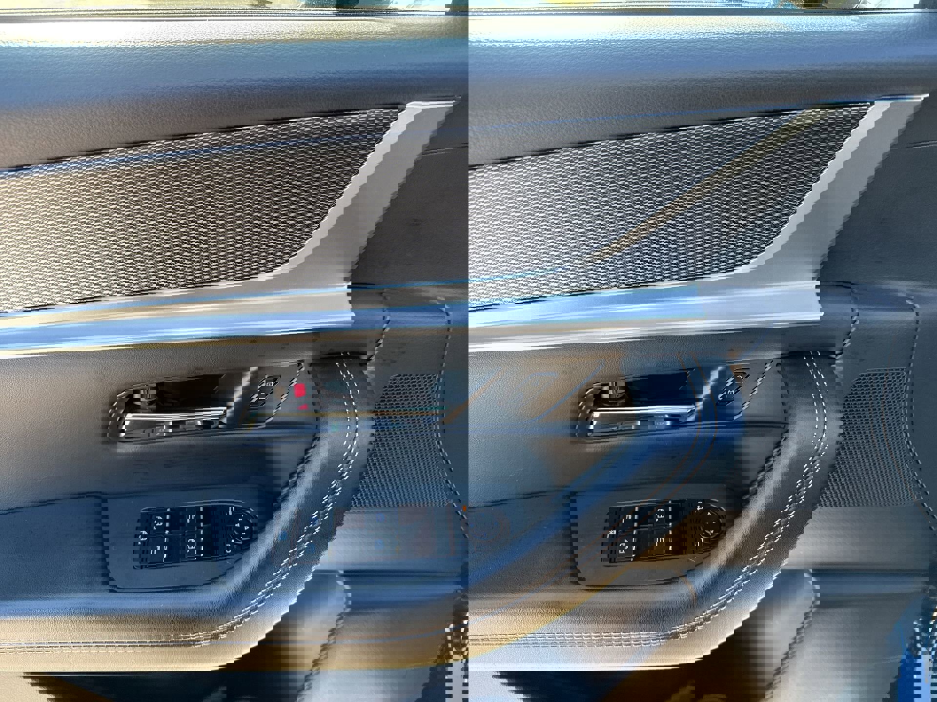 Used 2024 MAZDA CX-90 3.3 Turbo w/ Premium Package image 15