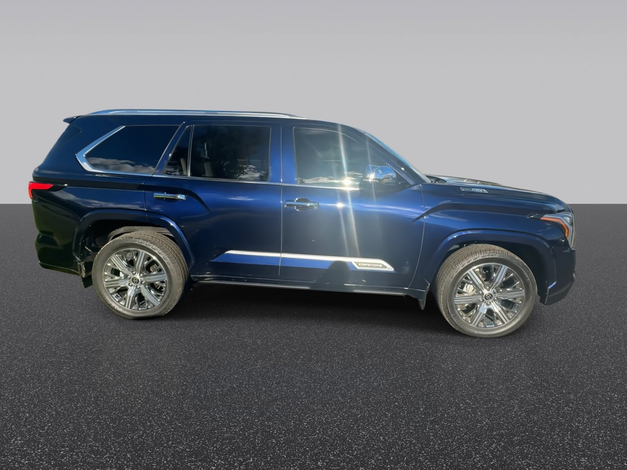 Used 2024 Toyota Sequoia Capstone AWD/4WD image 10