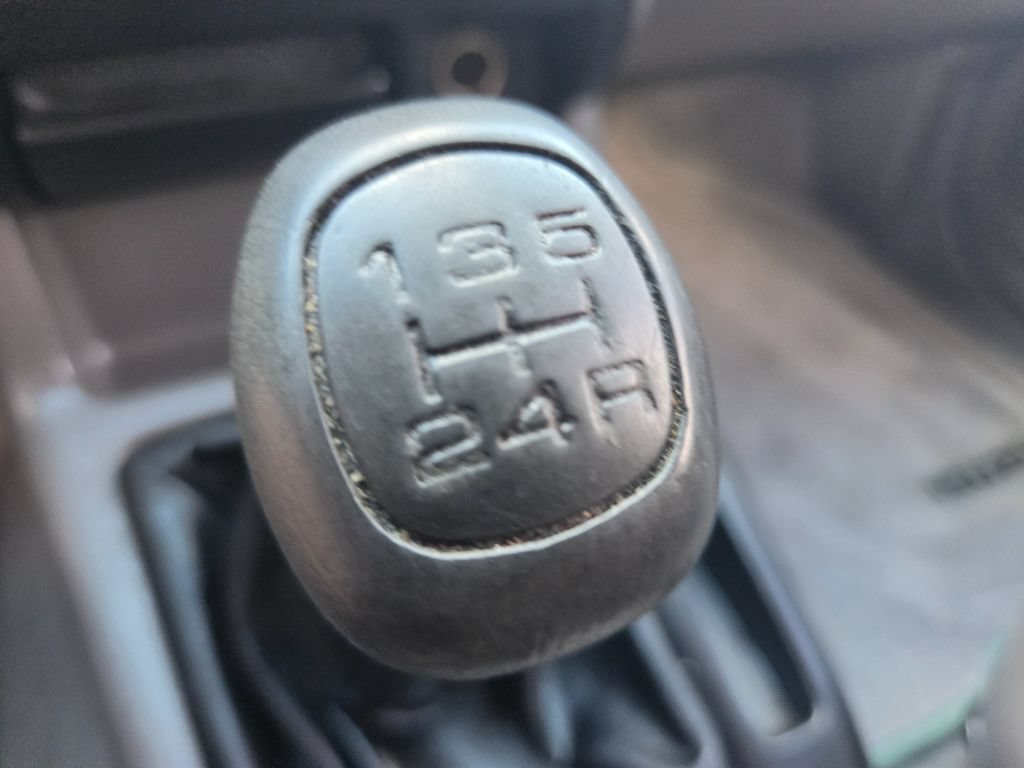 Used 2003 Isuzu Rodeo S RWD image 25