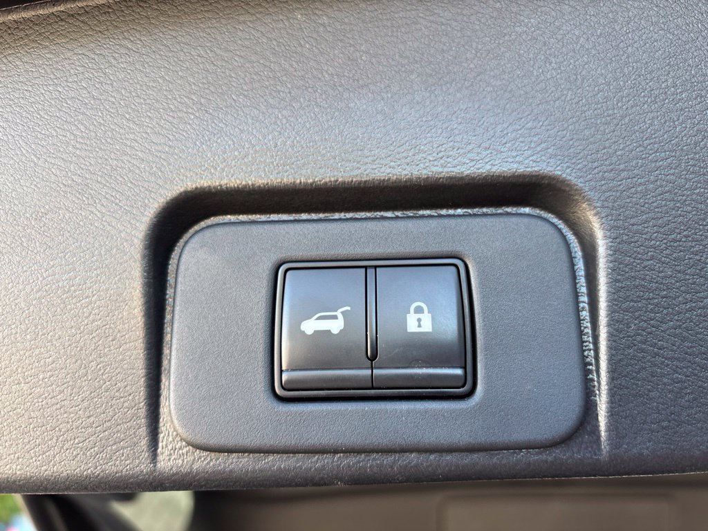Used 2023 Nissan Rogue SV w/ SV Premium B Package AWD/4WD image 14